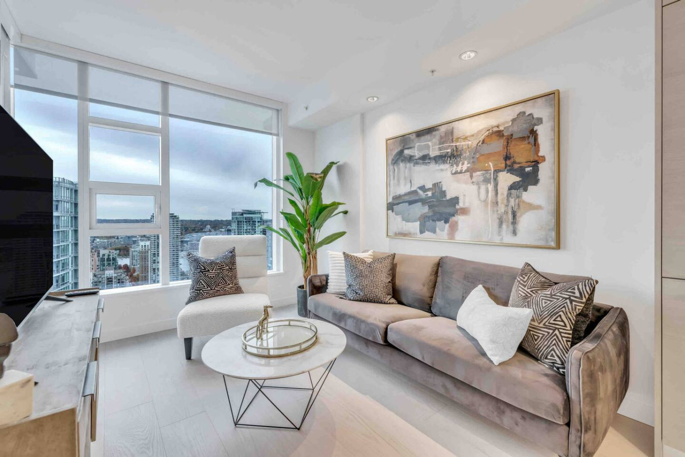 high-in-sky-amazing-views-wparkingandacandfast-wifi/