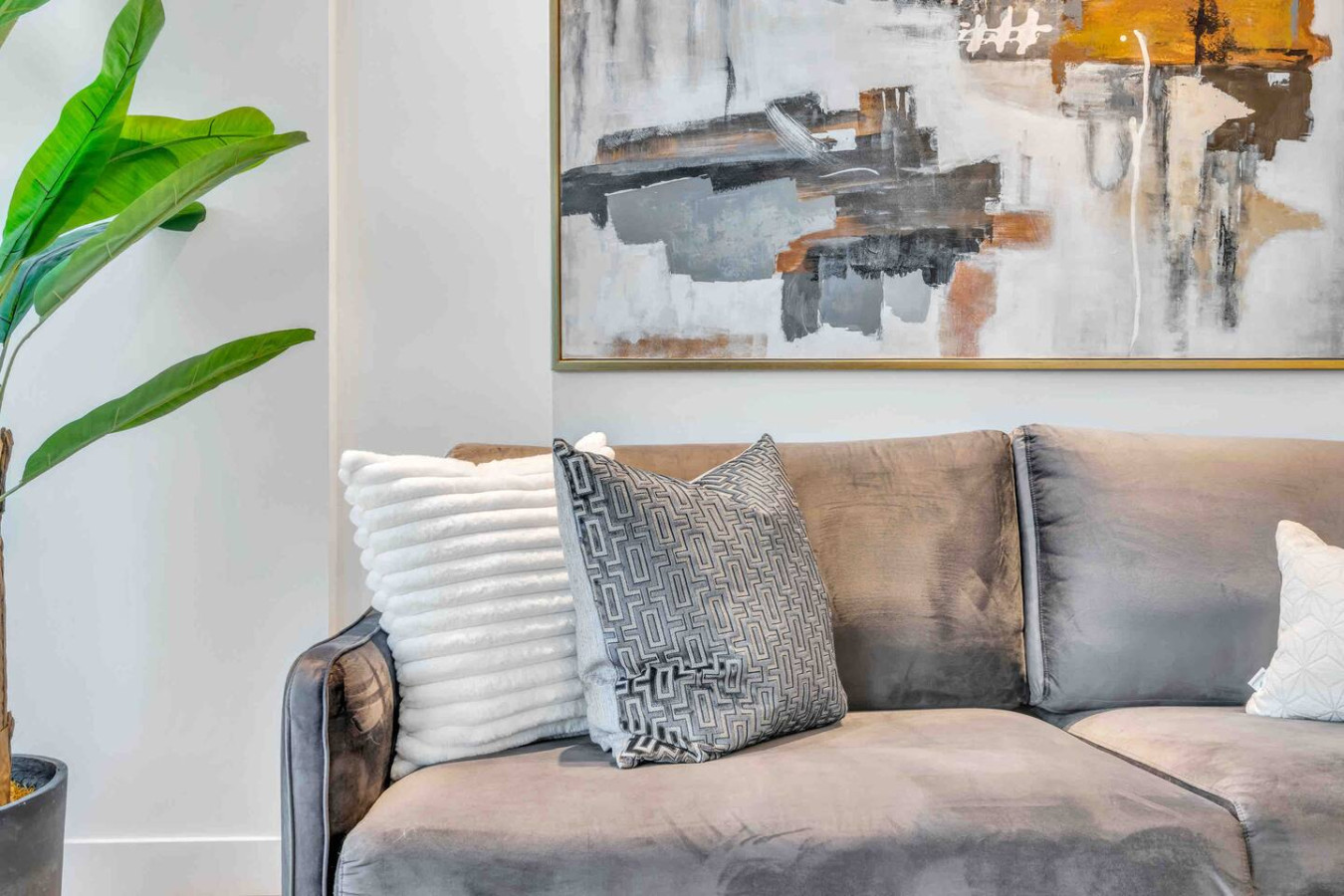 high-in-sky-amazing-views-wparkingandacandfast-wifi/