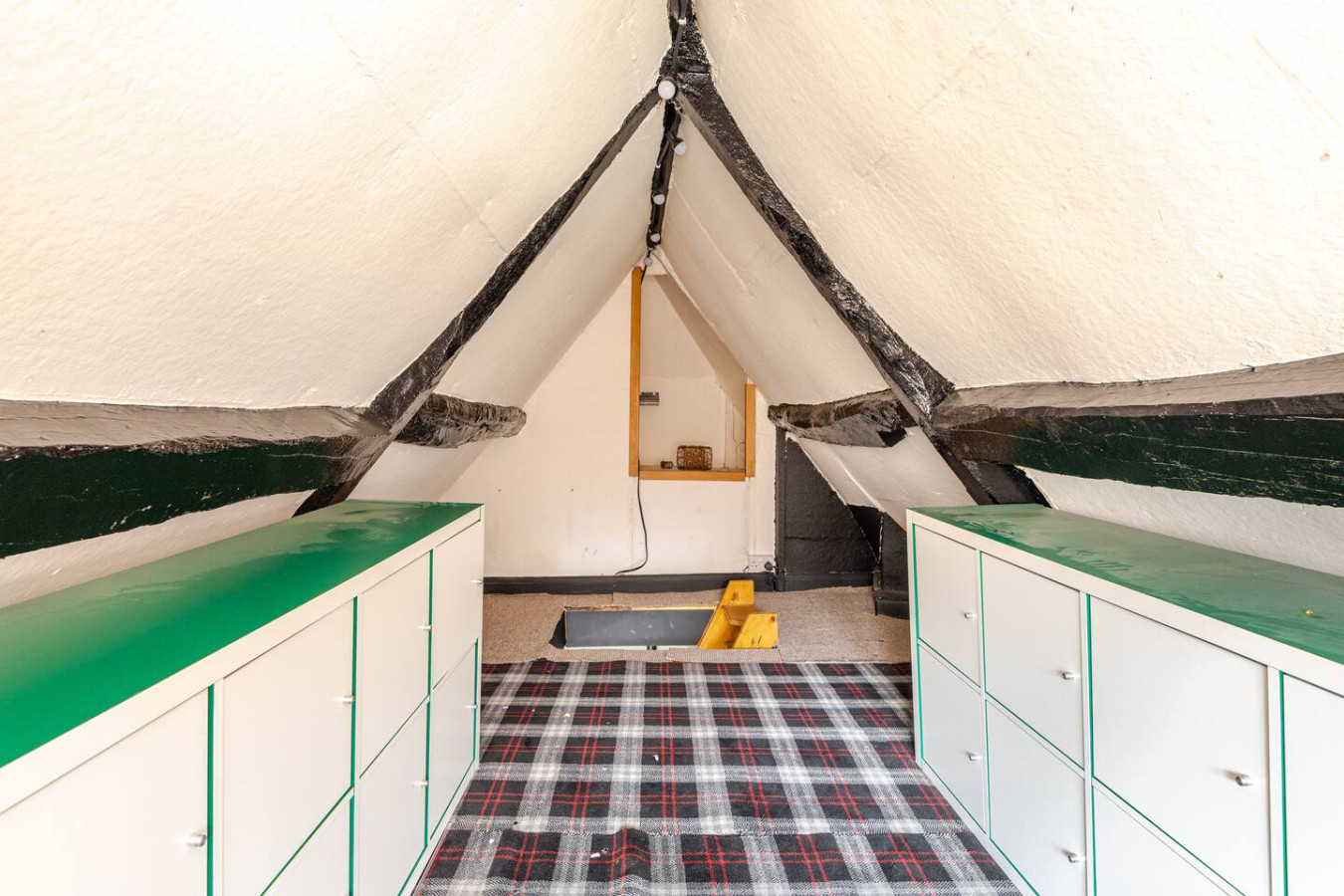 2-Bed Cottage Gloucester City - Gloucestershire