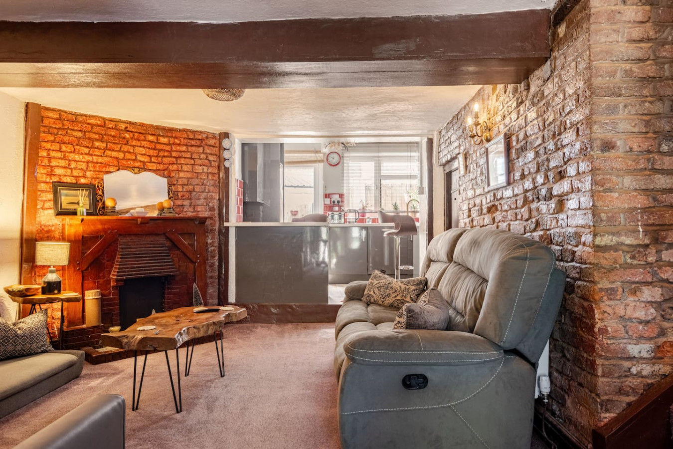 2-Bed Cottage Gloucester City - Gloucestershire