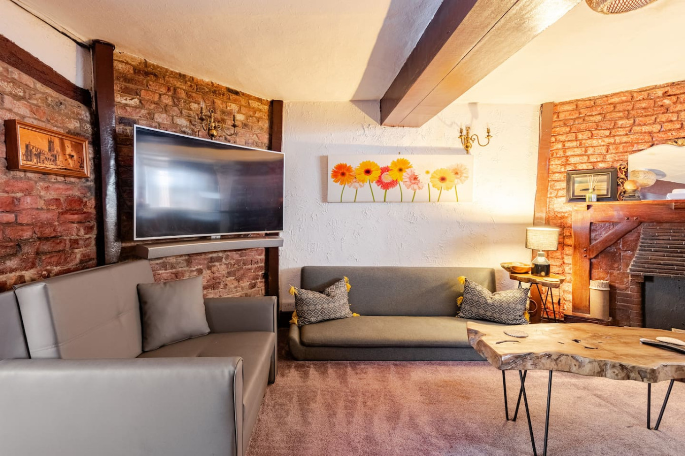 2-Bed Cottage Gloucester City - Gloucestershire