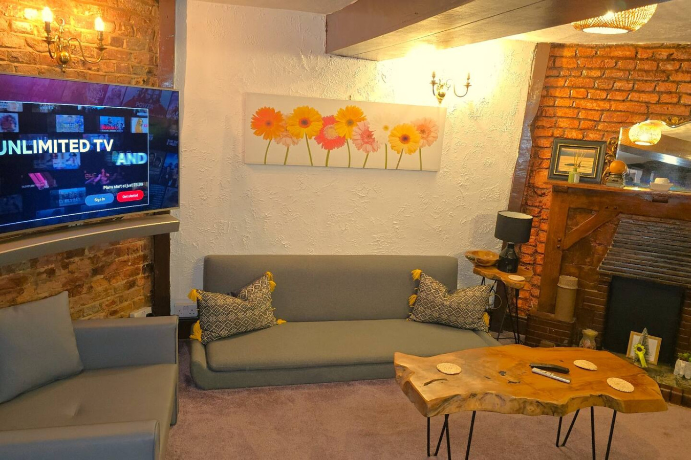 2-Bed Cottage Gloucester City - Gloucestershire