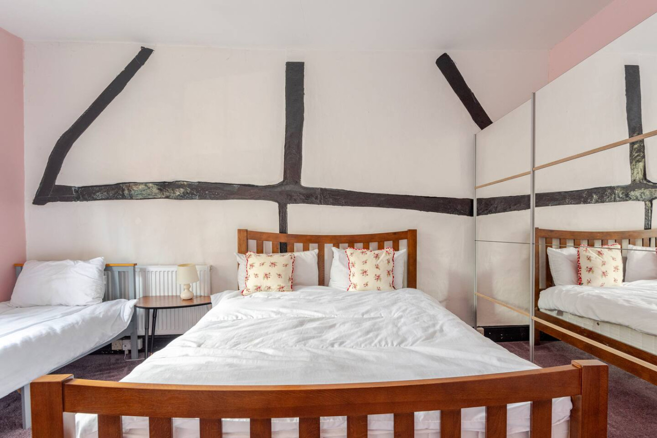 2-Bed Cottage Gloucester City - Gloucestershire