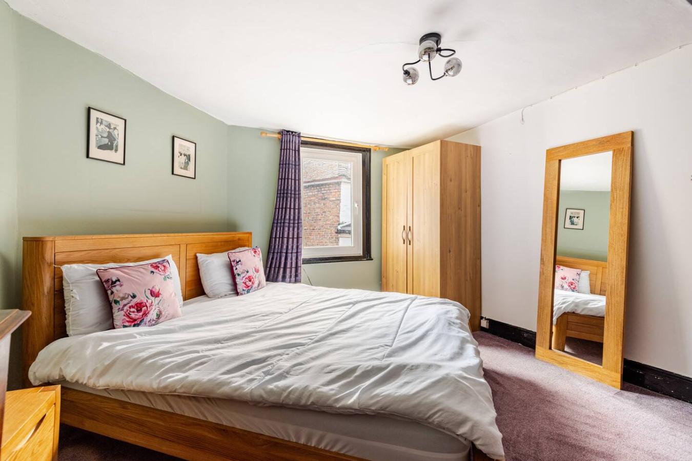 2-Bed Cottage Gloucester City - Gloucestershire