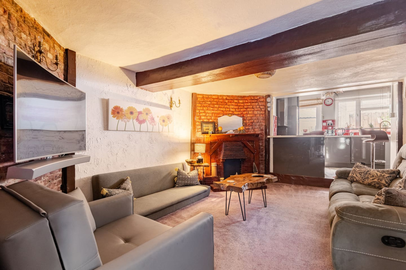 2-Bed Cottage Gloucester City - Gloucestershire