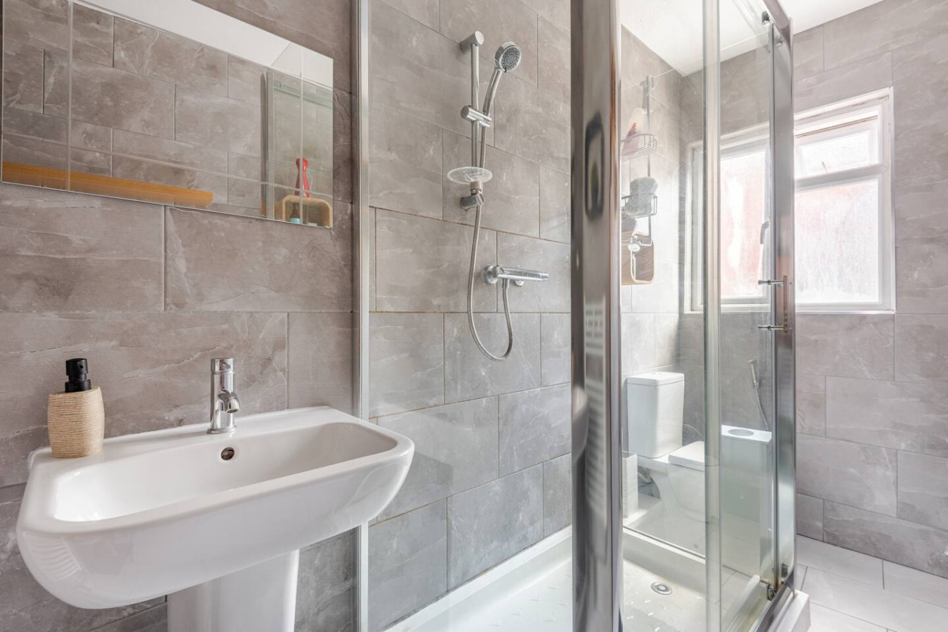 2-Bed Cottage Gloucester City - Gloucestershire