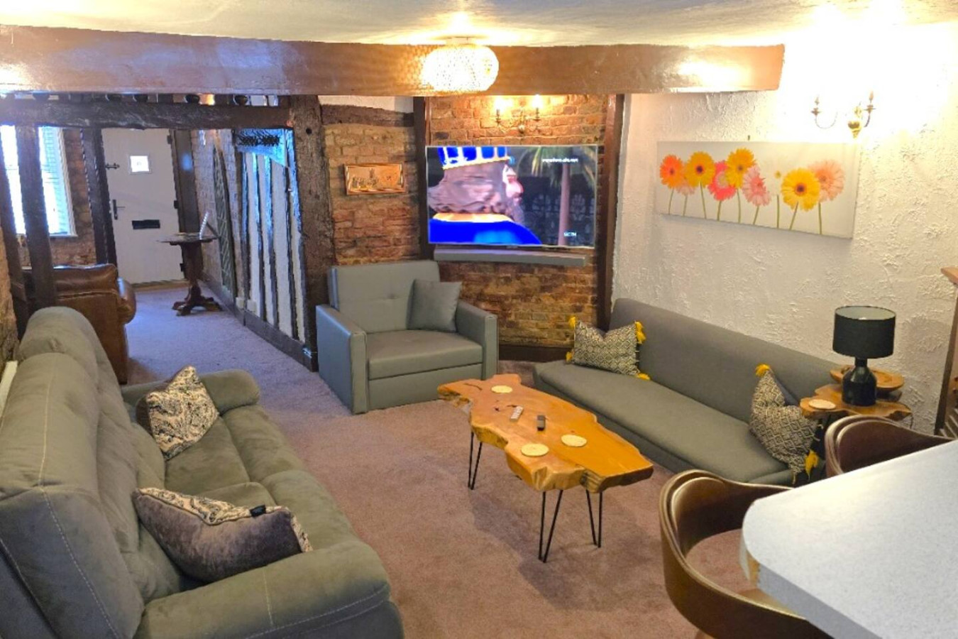 2-Bed Cottage Gloucester City - Gloucestershire