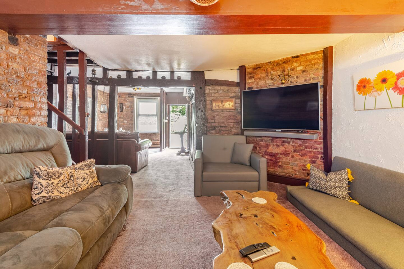 2-Bed Cottage Gloucester City - Gloucestershire