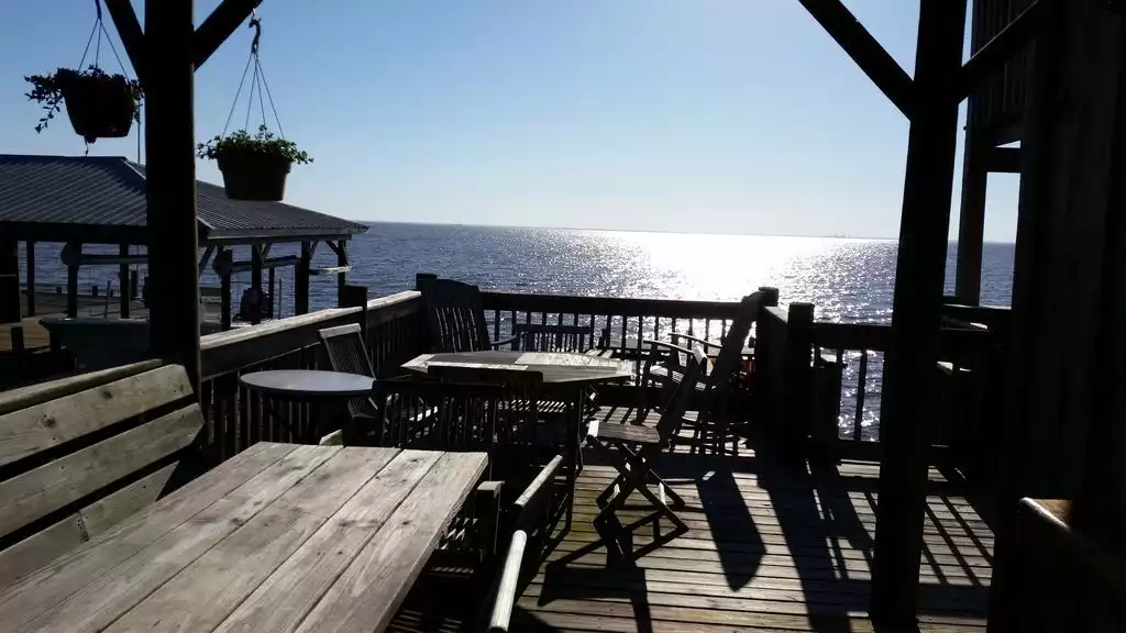 View of Mobile Bay/
Beautiful spot for dining View of Mobile Bay/
Beautiful spot for dining - Surprise Landing Cottage Fairhope - Fairhope