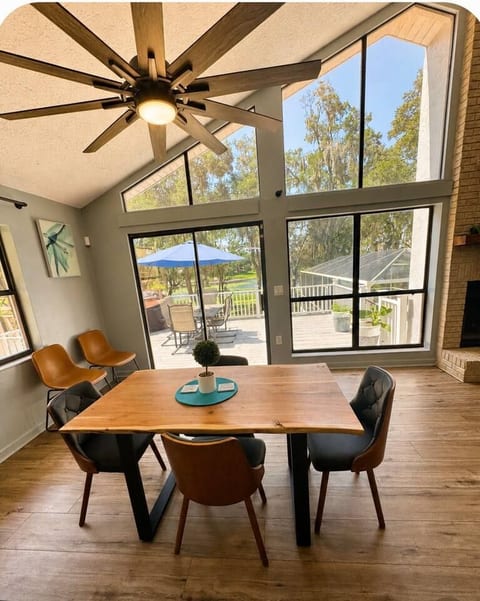 Amazing Dunnelon FL Villa with huge pool & near lake