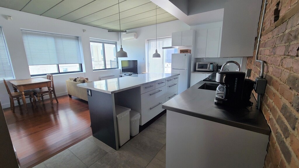 Downtown | Rooftop terrace | Parking - by mtlFlats image 2