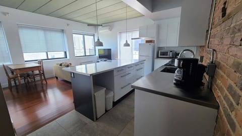 Downtown Montreal | Rooftop terrace | Free Parking
