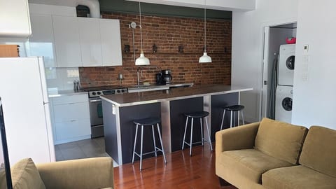 Downtown | Rooftop terrace | Parking - by mtlFlats image 1
