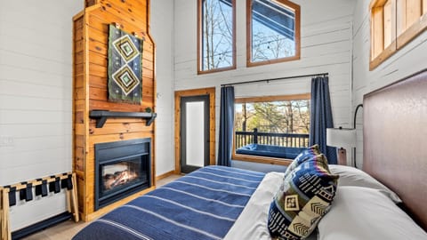 Love Bird Lodge