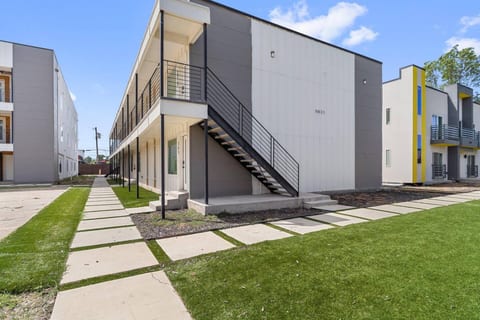 Touchdown 2Br | Full Kitchen | Coffee Bar
