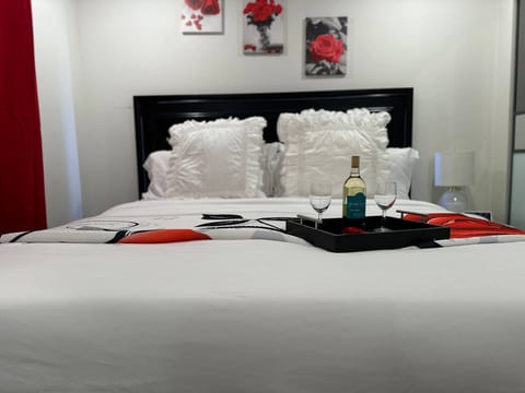 Obsidian Rose | 2 Br | 10 mins State Fair