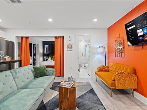 Jackpot Studio | 5 mins from Lower Greenville