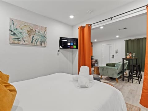 Jackpot Studio | 5 mins from Lower Greenville