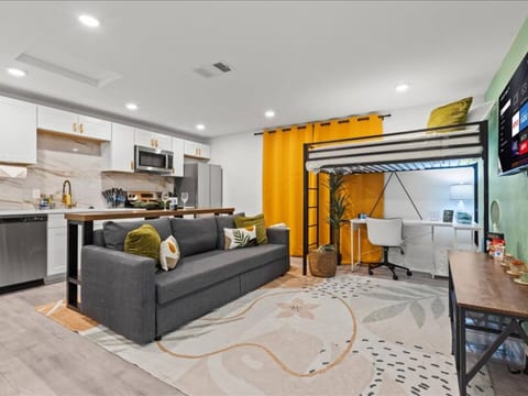 Nest Studio | 11 mins From Klyde Warren Park