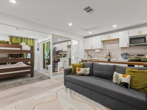Nest Studio | 11 mins From Klyde Warren Park