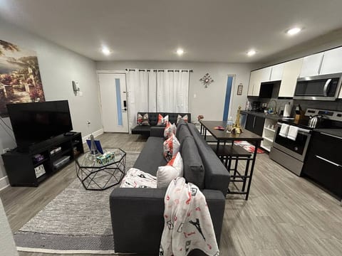 Promotions Daily! New Apt Nr. Dtwn|Free Prking