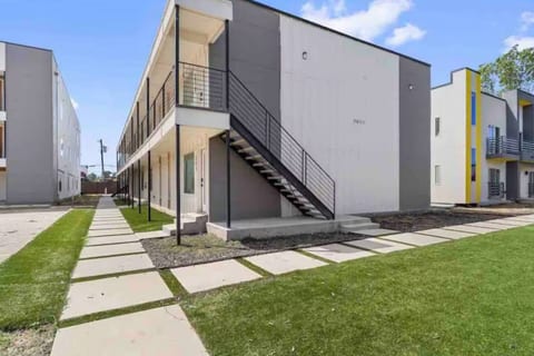 Citygrid Row | Coffee Bar | Near Deep Ellum
