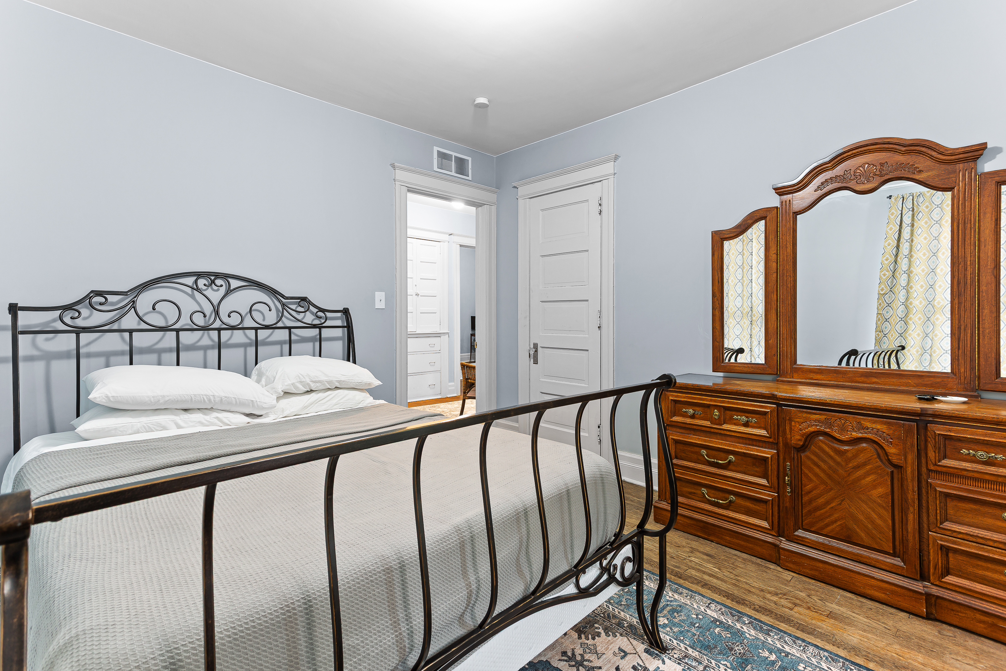 historic-lasalle-gardens-home-"the-juliet"/