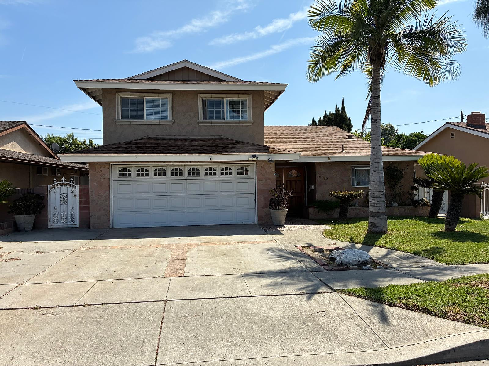 5 BR Family House with Jacuzzi