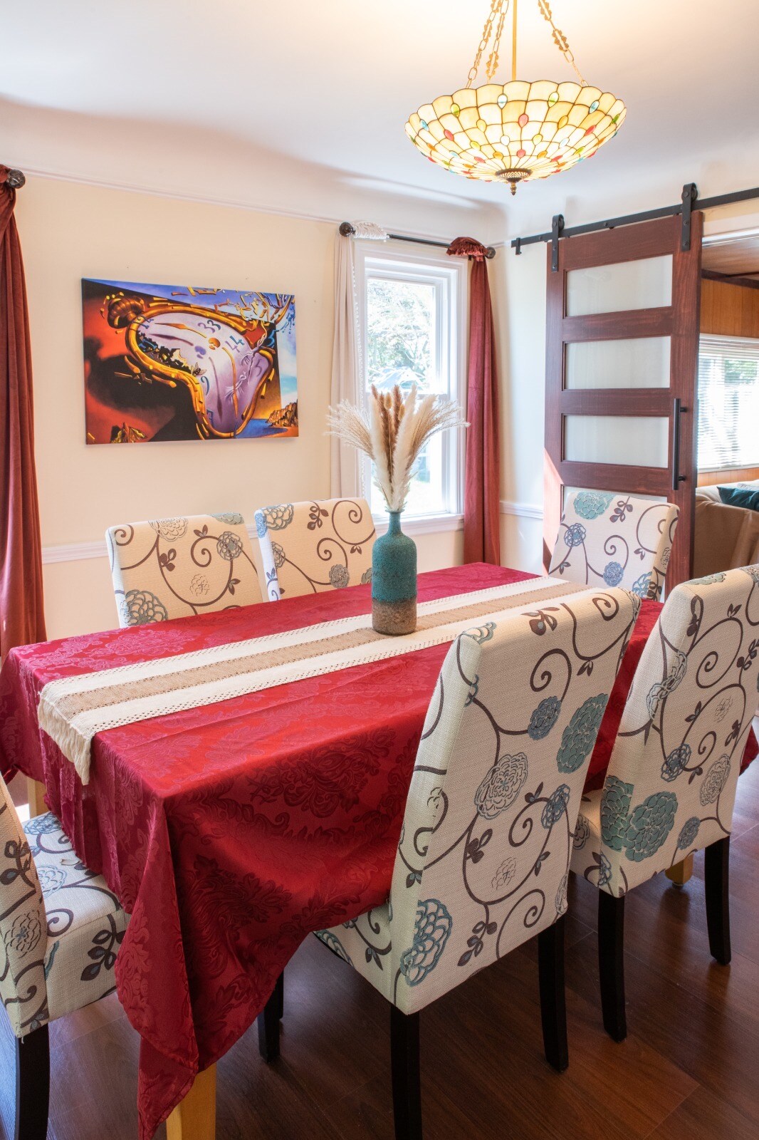 luxurious-and-spacious-unit-near-cleveland/