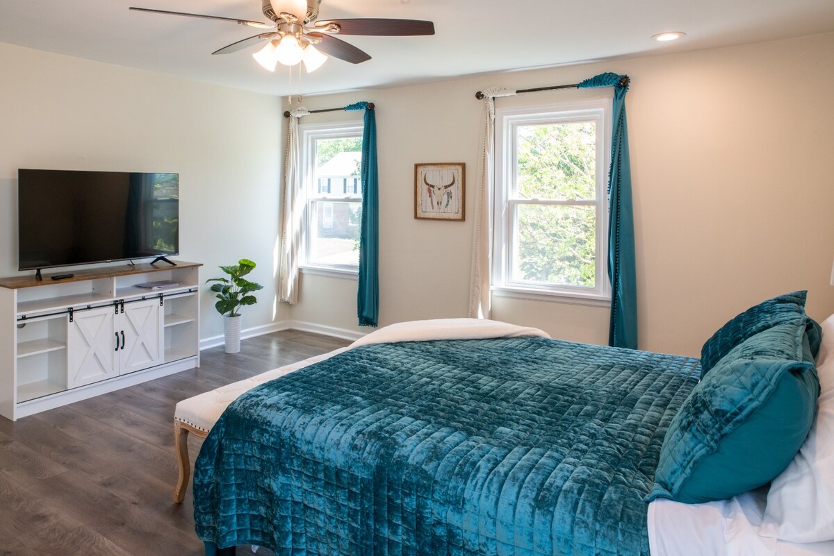 luxurious-and-spacious-unit-near-cleveland/