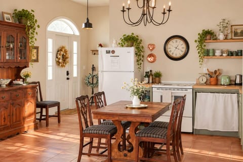 Rustic French Retreat
•Near the Caverns