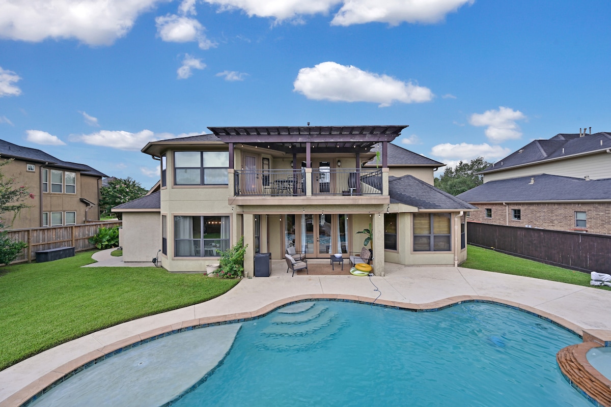 7 Bedroom Luxury Retreat | Pool Hot Tub | Monthly image 1