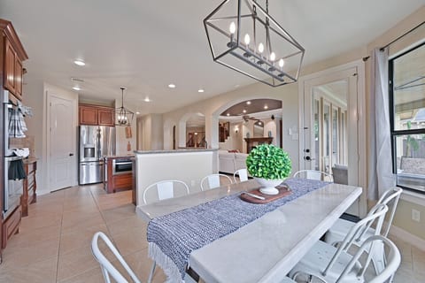7 Bedroom Luxury Retreat | Pool Hot Tub | Monthly image 4