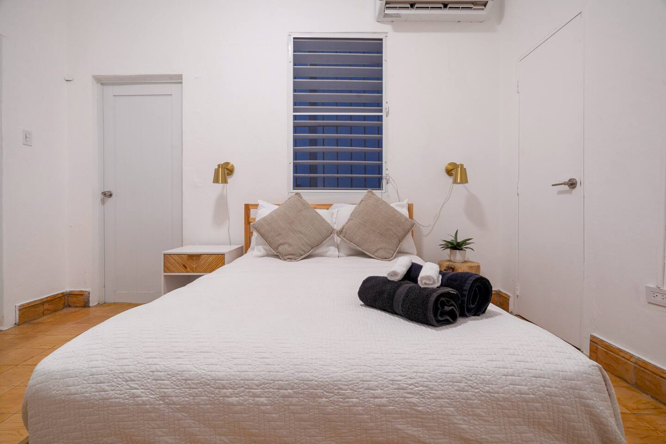 Luz Collection No.3 – Casa Horizonte | 3BR Loft - San Juan