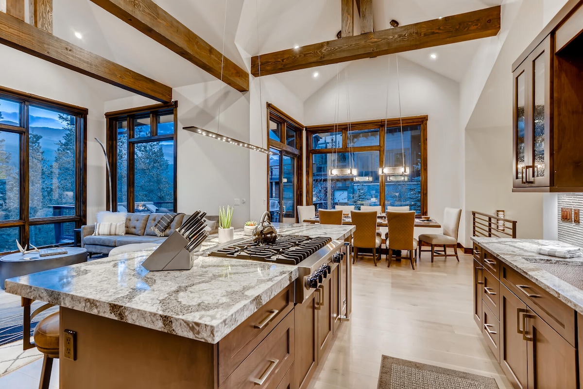 luxury-mountain-home-hottub-gondolaaccess-views/