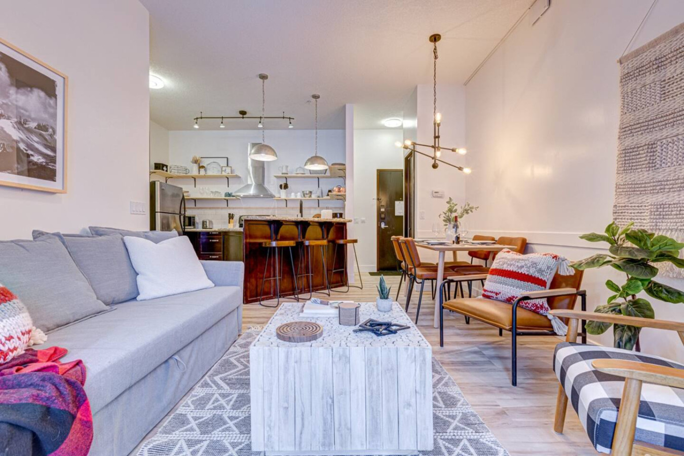 Mountain View Retreat w/Pool & Hot Tub|Patio|BBQ