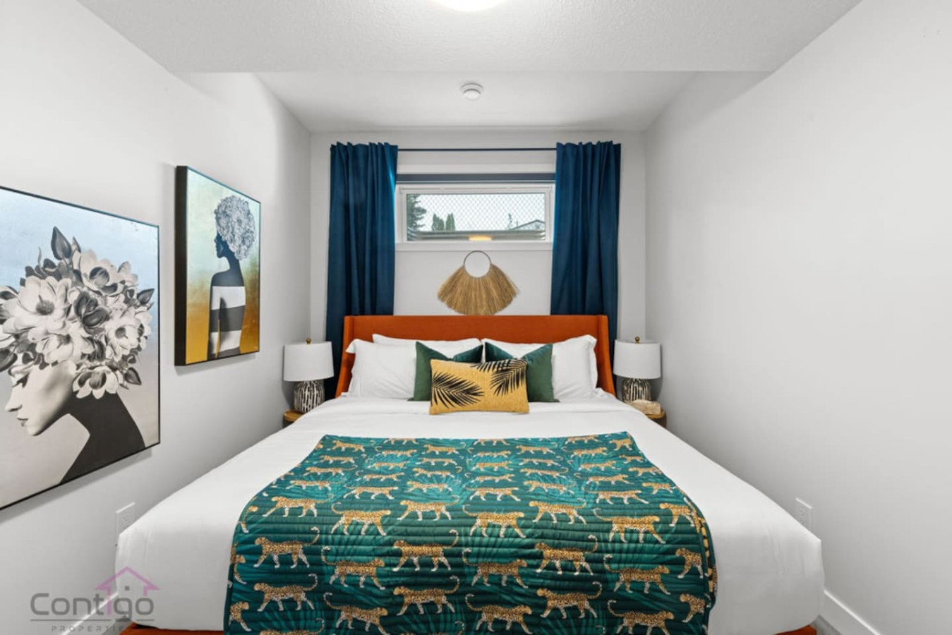 The Den | Centrally Located | King Bed | WiFi!