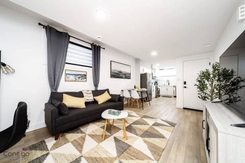 The Zen Den | King Bed | Near DT,WEM | HeatedFloor