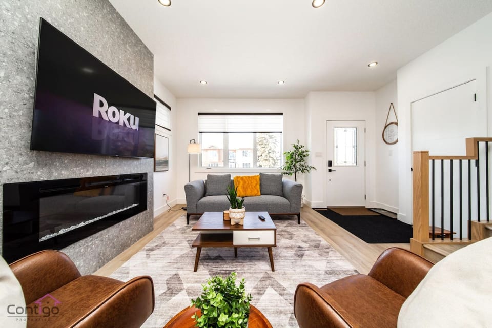 Urban Zen | AirCon | King Bed | 10 min WEM & DT! - Edmonton