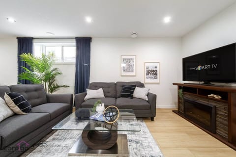 The Sanctuary Suite | Near Rogers & WEM | WiFi!
