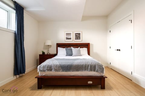 The Sanctuary Suite | Near Rogers & WEM | WiFi!