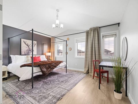The Canadiana | AC | GameRoom | Sleep 11 | KingBed