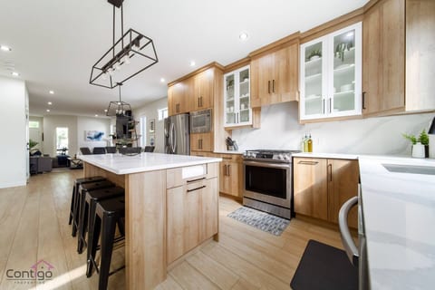 The Jasper | AC | 4 BD | Sleeps 8 | Near DT & WEM!