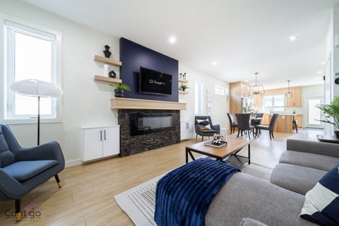 The Jasper | AC | 4 BD | Sleeps 8 | Near DT & WEM!