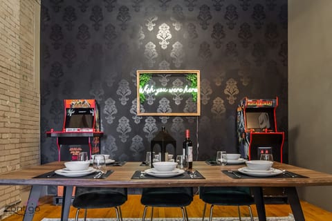 Historic J.D Loft | Near ICE District | UG Parking
