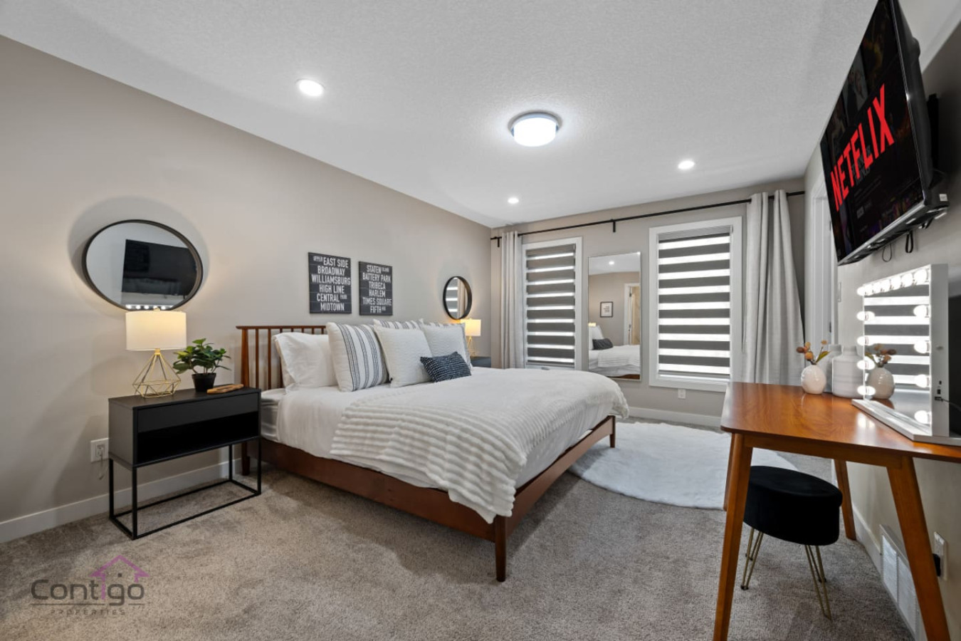 King-size comfort: blackout curtains & smart TV (use your account).