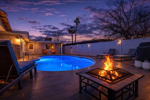 enjoy relaxing night with fire pit 