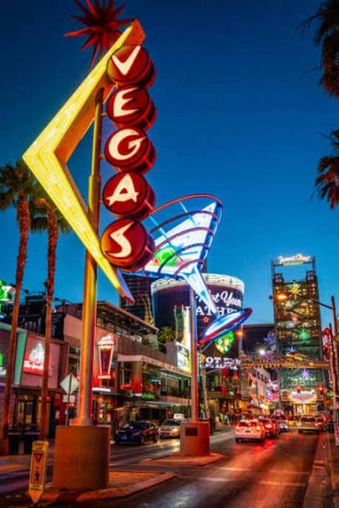 San Joaquin: Pool & Spa Villa near Strip, Las Vegas
