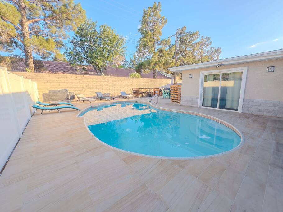 stylish-villa-with-pool-and-hot-tub-near-las-vegas-strip/