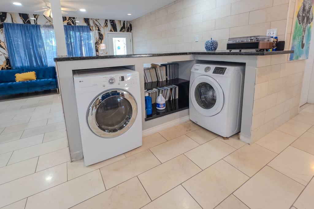 stylish-villa-with-pool-and-hot-tub-near-las-vegas-strip/